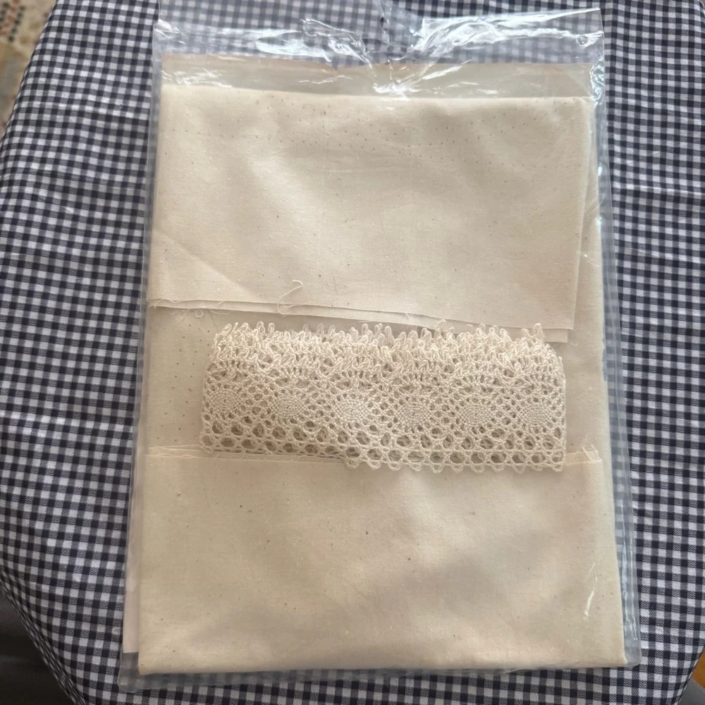 Cathy Needlecraft Candlewicking Pillow Kit with Floral Design